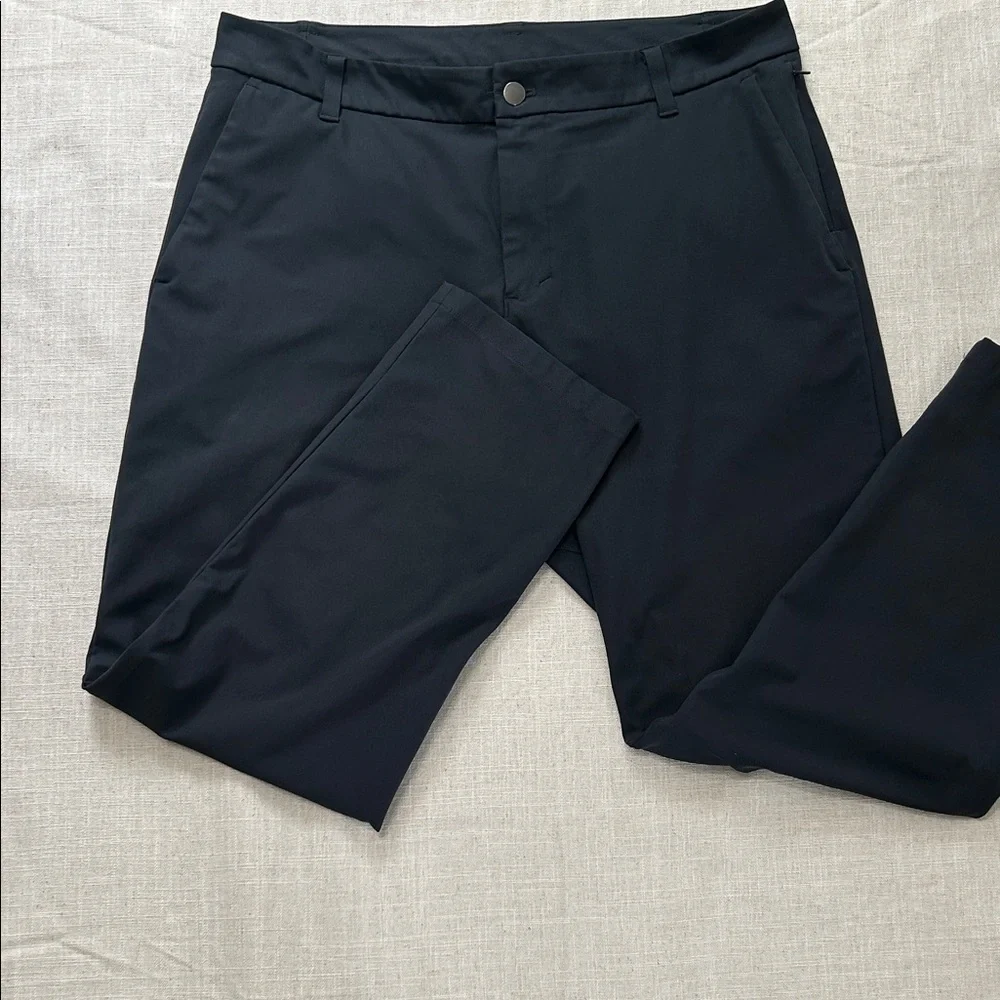 Lululemon Men's Commission Pants Size 34 Navy Classic Fit Flat Front Chinos